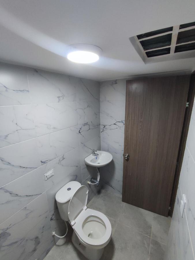 Hotel Baruch Capsula Bogotá Zewnętrze zdjęcie